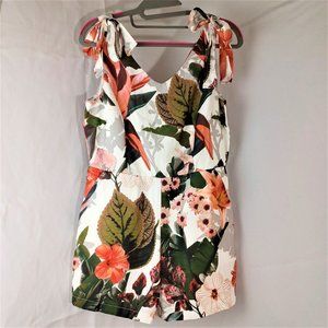 New Romeo and Juliet Couture Short Romper Size M NWT